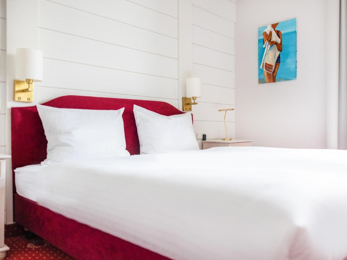 Strandhotel Berg แบร์ก อัม ชตาร์นแบร์เกอร์เซ ภายนอก รูปภาพ