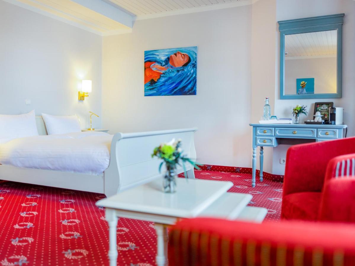 Strandhotel Berg แบร์ก อัม ชตาร์นแบร์เกอร์เซ ภายนอก รูปภาพ