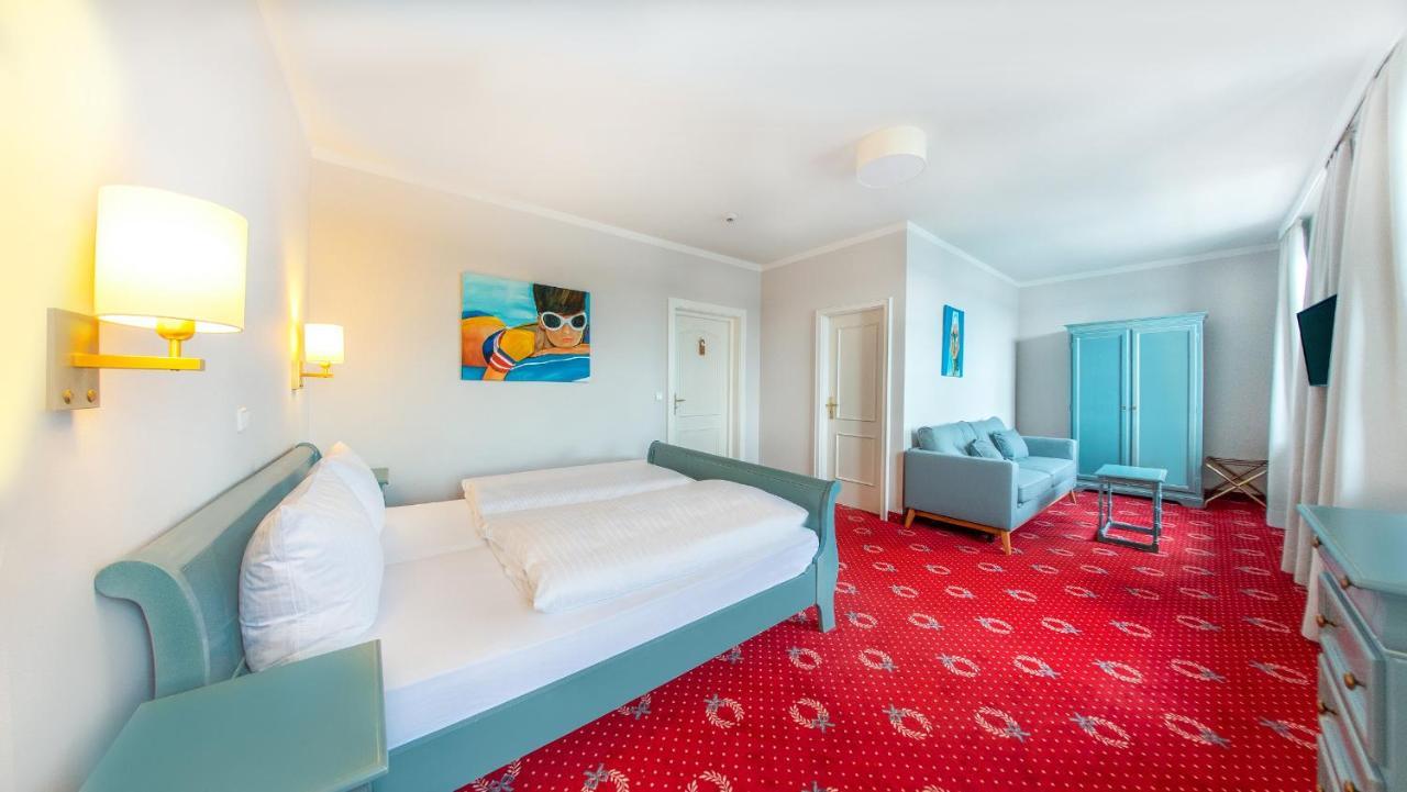 Strandhotel Berg แบร์ก อัม ชตาร์นแบร์เกอร์เซ ภายนอก รูปภาพ
