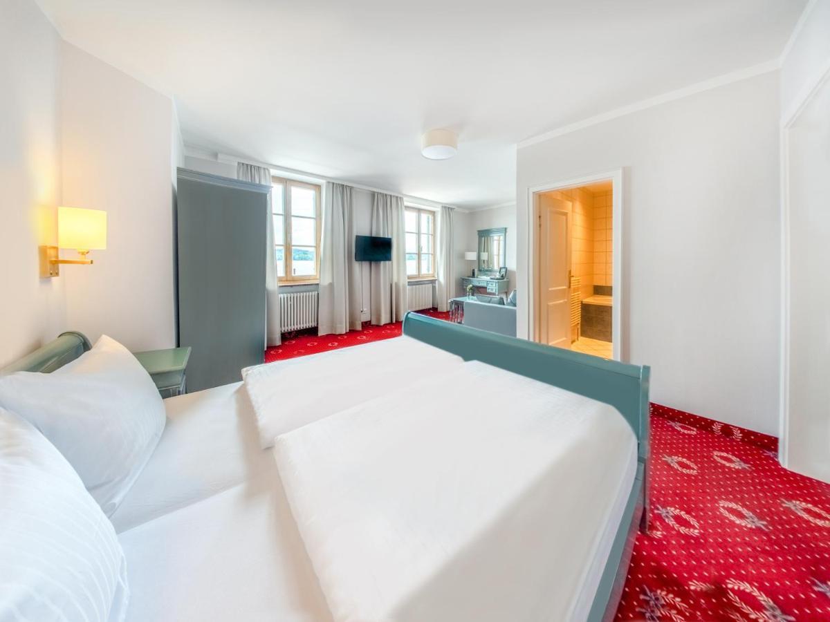 Strandhotel Berg แบร์ก อัม ชตาร์นแบร์เกอร์เซ ภายนอก รูปภาพ