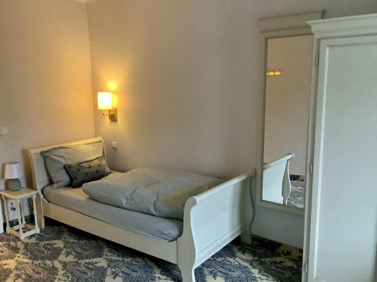 Strandhotel Berg แบร์ก อัม ชตาร์นแบร์เกอร์เซ ภายนอก รูปภาพ
